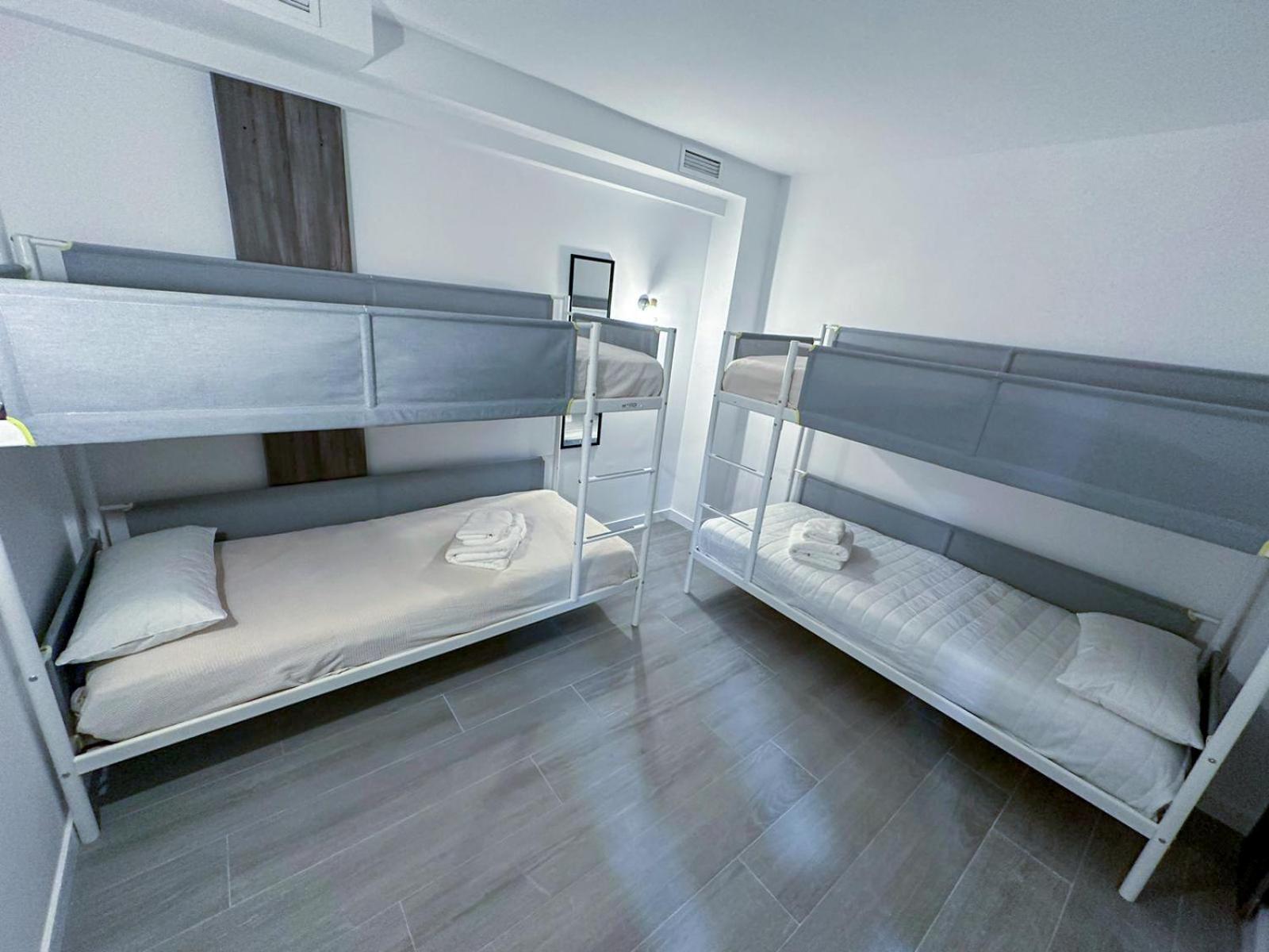 Zur Boutique Hostel Фуeнхирола Екстериор снимка
