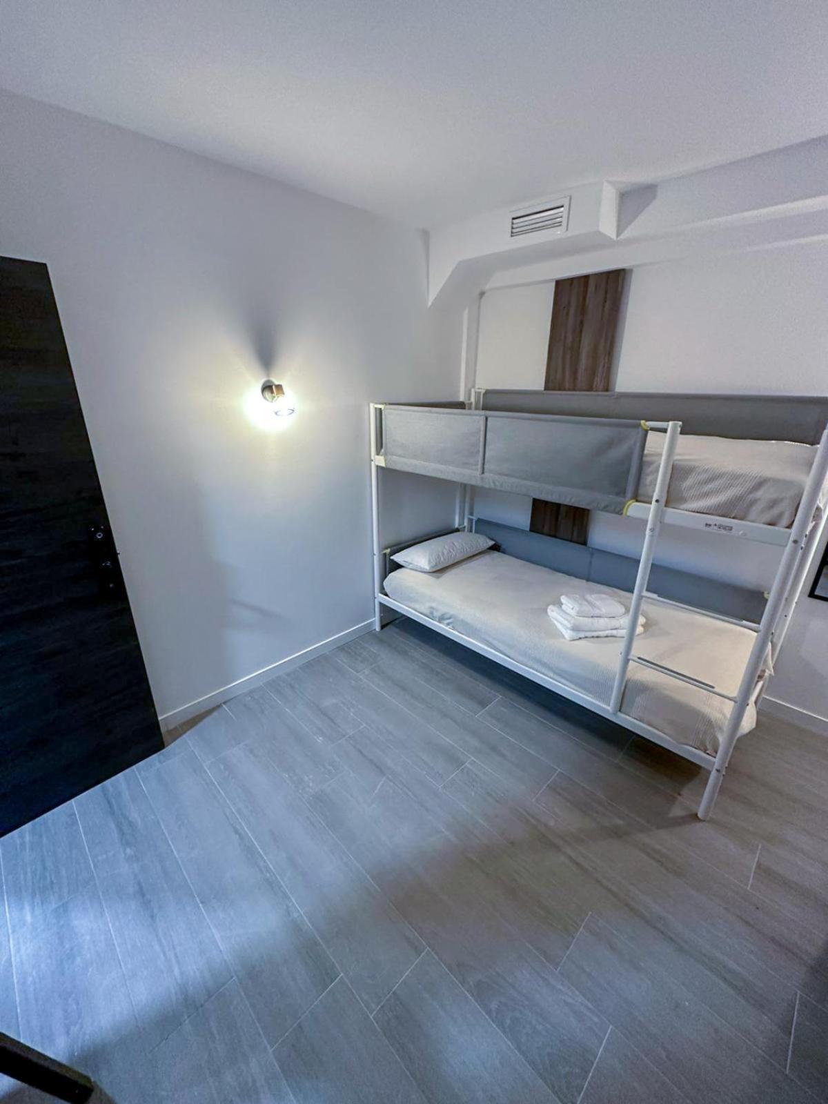 Zur Boutique Hostel Фуeнхирола Екстериор снимка