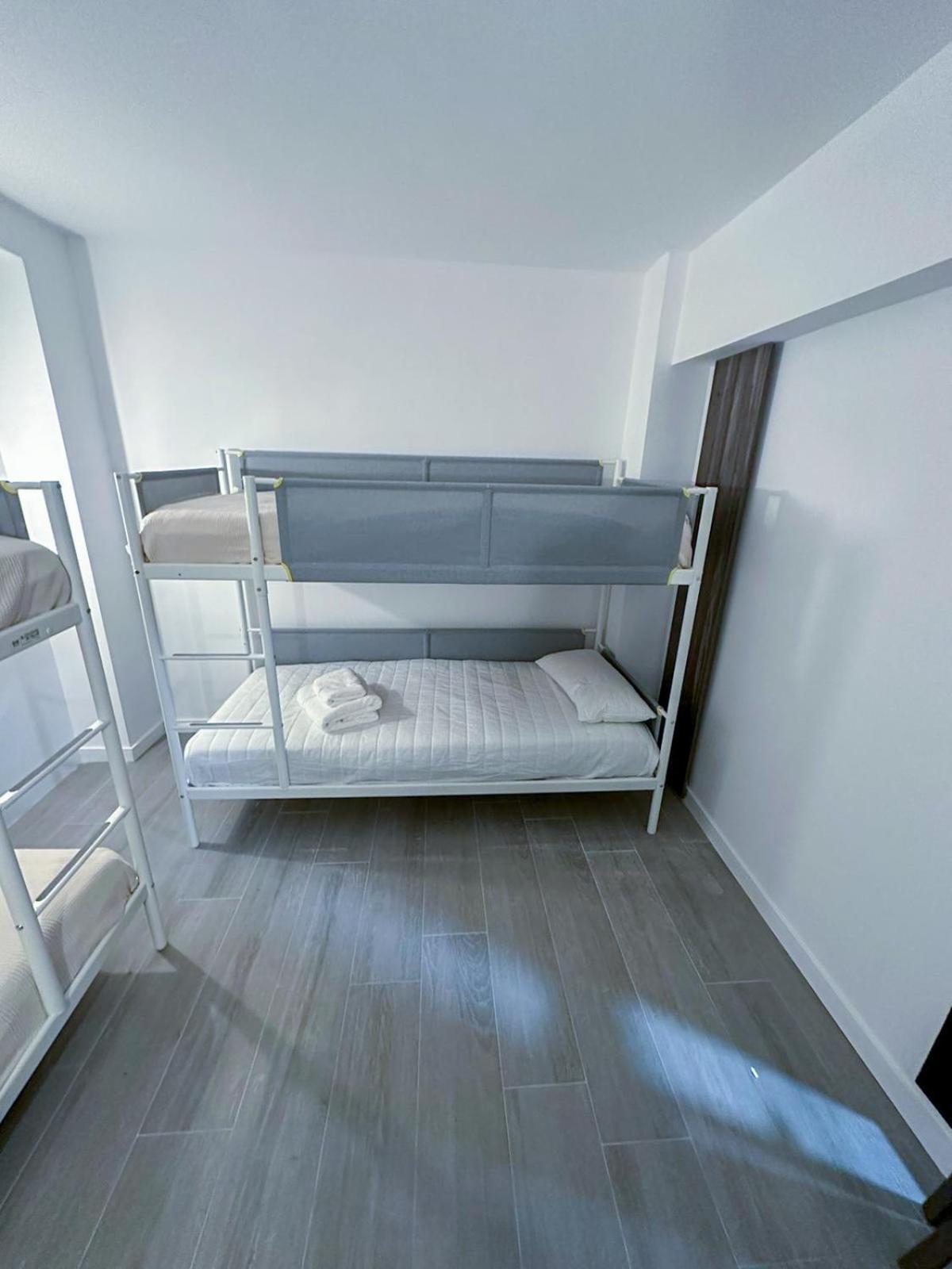Zur Boutique Hostel Фуeнхирола Екстериор снимка