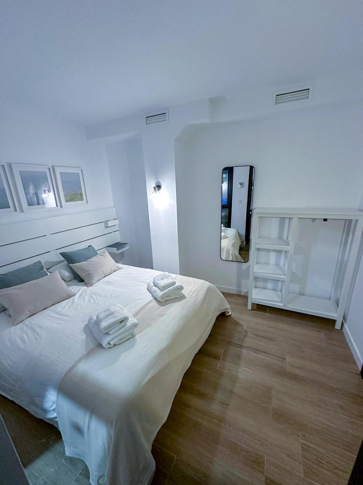 Zur Boutique Hostel Фуeнхирола Екстериор снимка