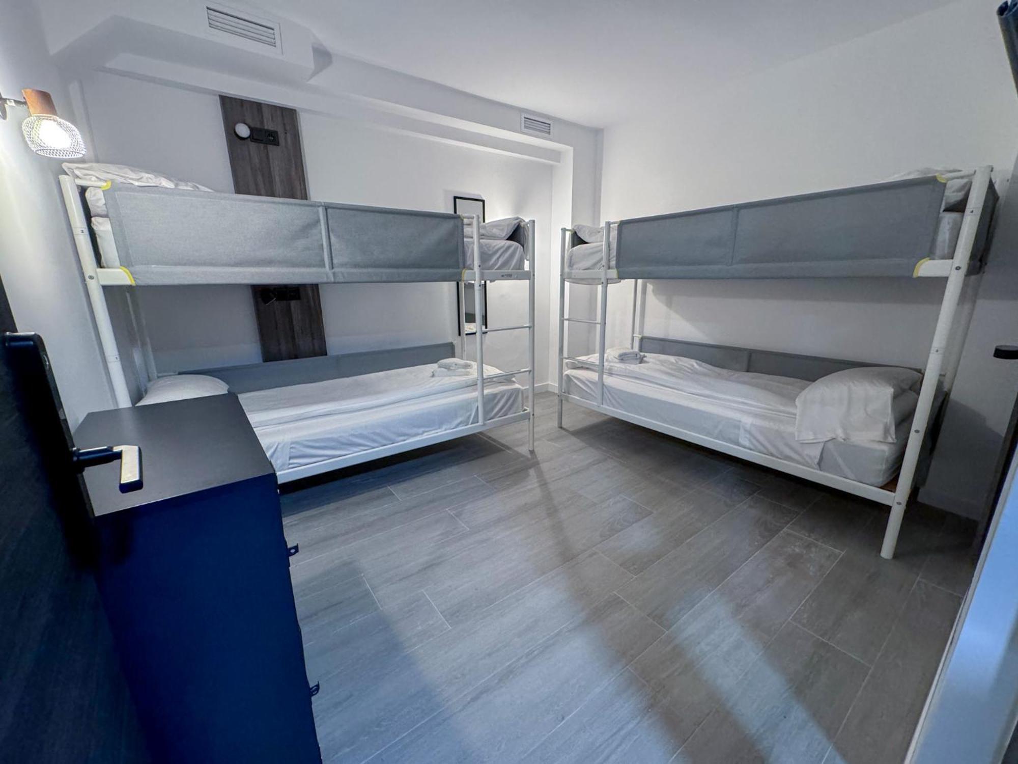 Zur Boutique Hostel Фуeнхирола Екстериор снимка